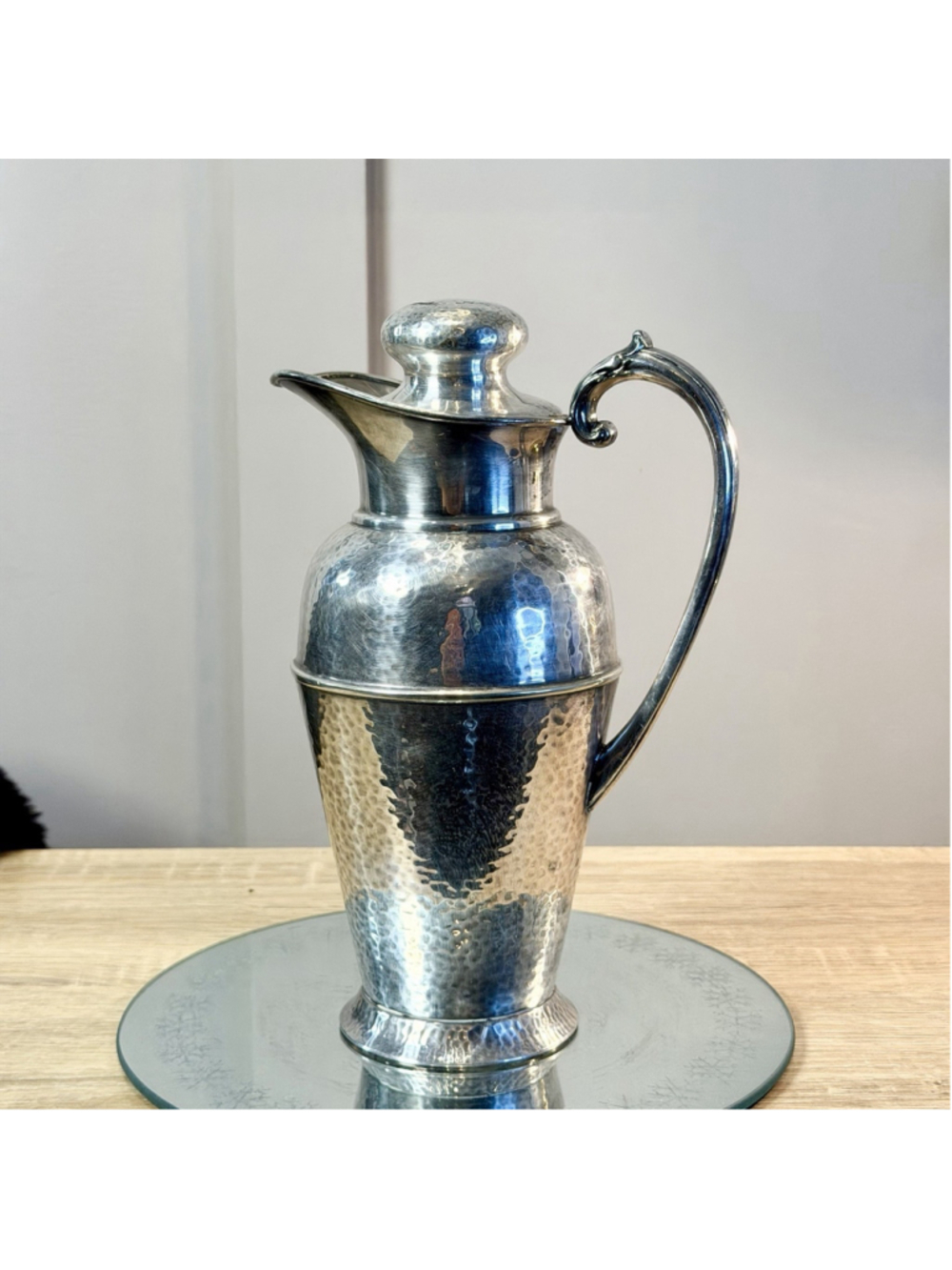1920s Apollo EPNS Plate Canada 65 1/2 oz Cocktail shaker hammered Silver Plate